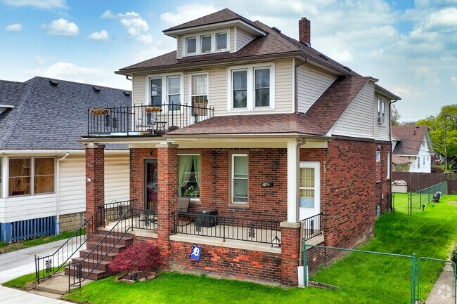 A variety of homes are located throughout River Rouge, including the foursquare duplex.