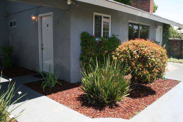 3357 E Fairmont Ave unit C, Fresno, CA 93726 - photo 5