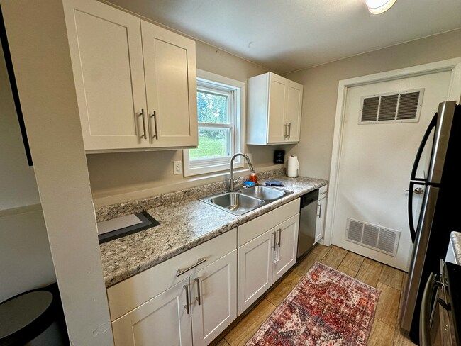 5801 Williamsburg Way unit 5803, Fitchburg, WI 53719 - photo 3