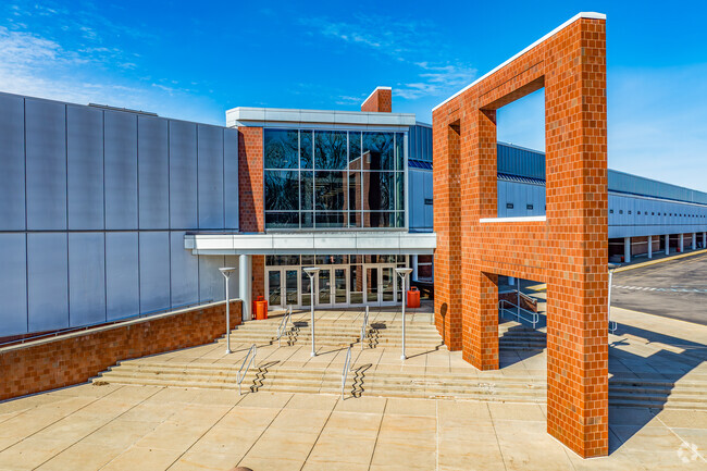 Columbus East High School has 1,535 students in grades 9-12 with a student-teacher ratio of 18 to 1. Has an overall niche score of B+.