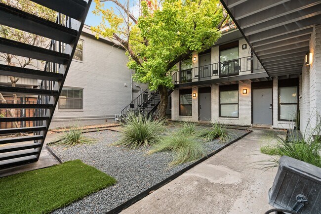 Dream Montrose, Houston, TX 77006 - photo 4