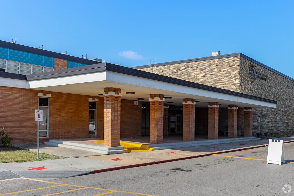 Macarthur High School, Rankings & Reviews