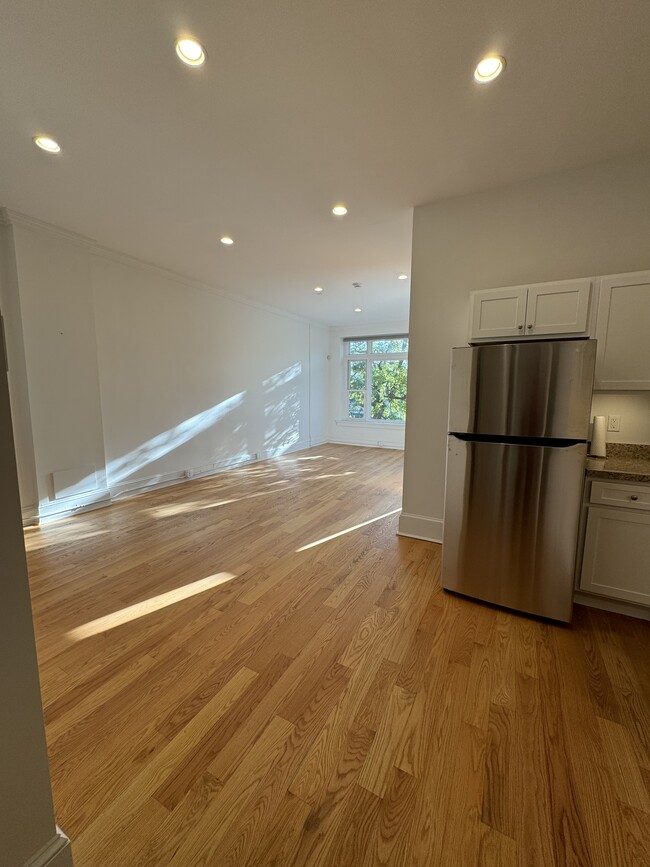 Spacious one-bedroom