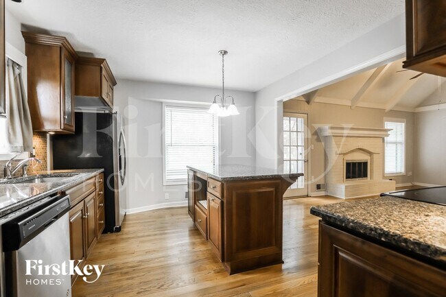 1018 SE 4th St, Lees Summit, MO 64063 - photo 6