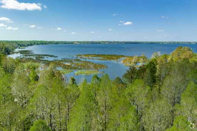 Thonotosassa is surrounded by water.