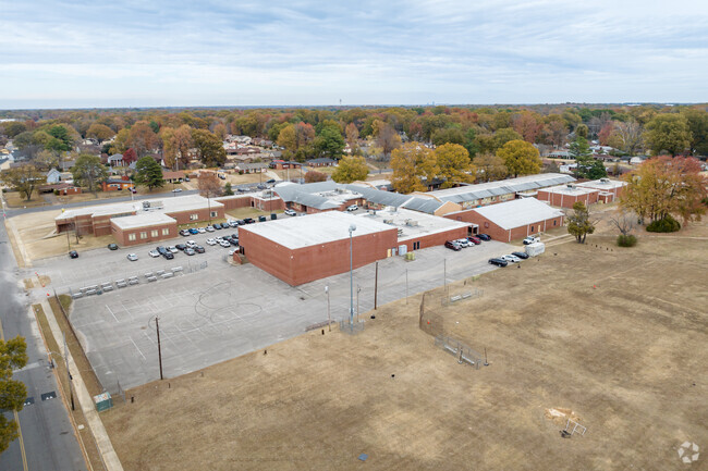 There is ample parking at Havenview Middle School in Memphis.