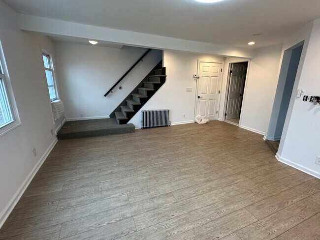 94 Carlton Ave unit 2BRwithBONUSROOM, East Rutherford, NJ 07073 - photo 5