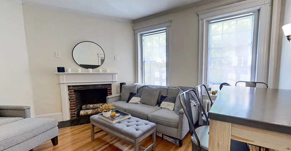 132 Myrtle St unit 2, Boston, MA 02114 - photo 1