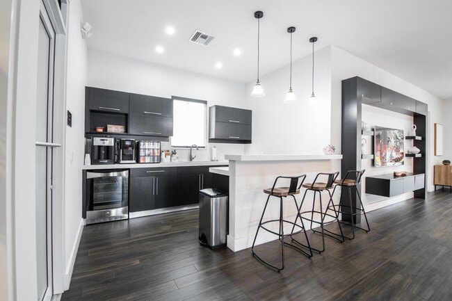 Legacy Palm Isle, Miami, FL 33172 - photo 3