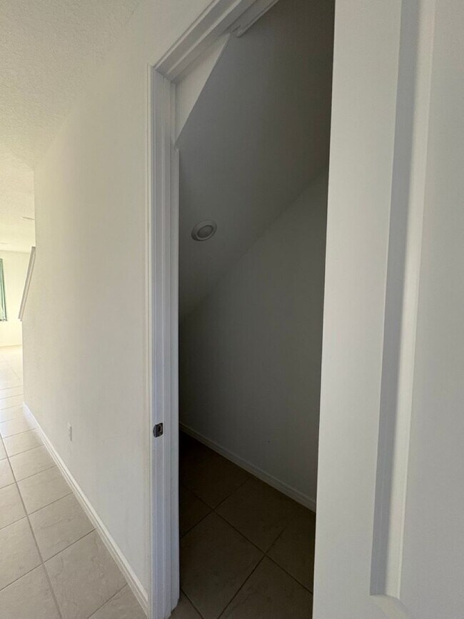 17729 Wind Chime Row, Land O' Lakes, FL 34638 - photo 6