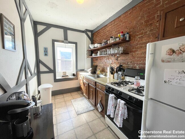 748 E 4th St unit 3, Boston, MA 02127 - photo 2