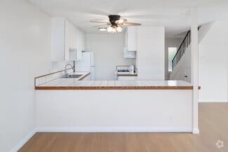 440-448 Canyon Dr, Oceanside, CA 92054