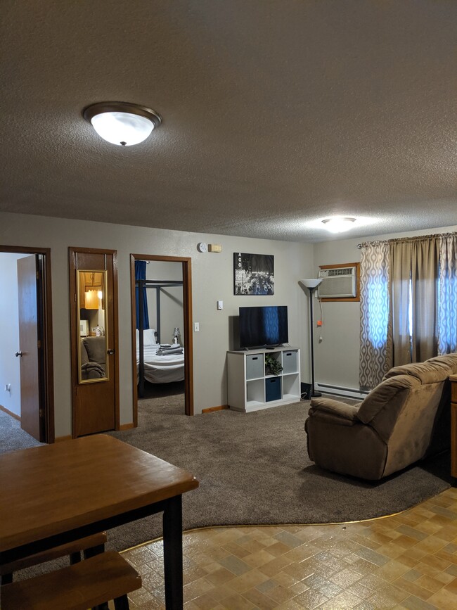 1341 4th Ave S Unit 2, Fargo, ND 58103