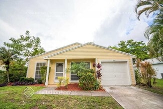 8447 Red Wagon Ln, Boca Raton, FL 33433