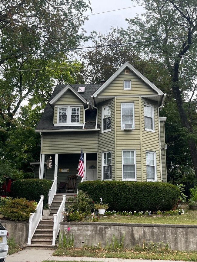 49 E Passaic Ave Unit 2, Rutherford, NJ 07070