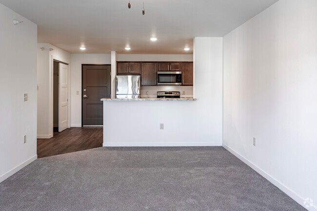 2BR, 2BA - 970SF - Living Room