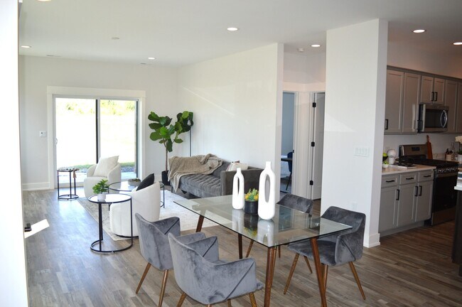 255 NW 3rd Ave, Monroe, WI 53566 - photo 5