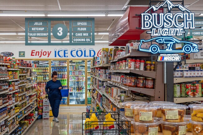 Jack's Market in Joel is open daily from 8am - 9pm.