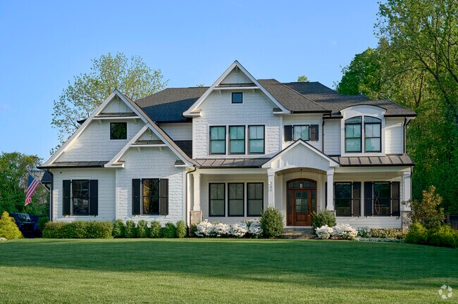 Large New Traditional homes can be found throughout the Vienna area.