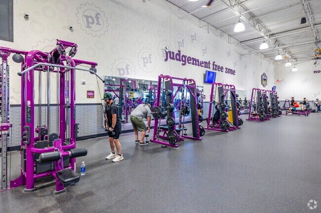 The proximity of Planet Fitness to Drexel Park means residents can easily incorporate regular workouts into their daily routines, promoting a healthy lifestyle.