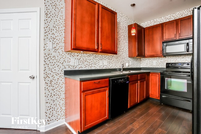 1027 Glengarry Dr, Wentzville, MO 63385 - photo 7