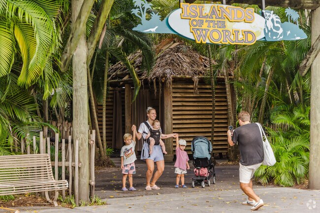 Laguna Park families can come to the Palm Beach Zoo for a fun day.