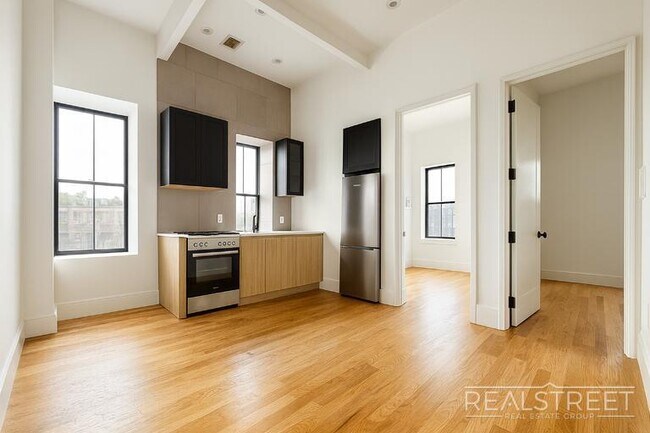 1520 St Johns Place unit 3B, Brooklyn, NY 11213 - photo 3