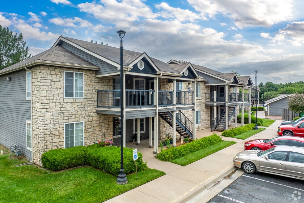 Andover Crossing Apartments