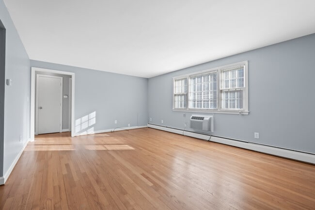 67 Oak St unit 43, Manchester, CT 06040 - photo 3