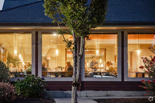 Cascade Grill in East Albany, OR has a down to earth American fare menu.