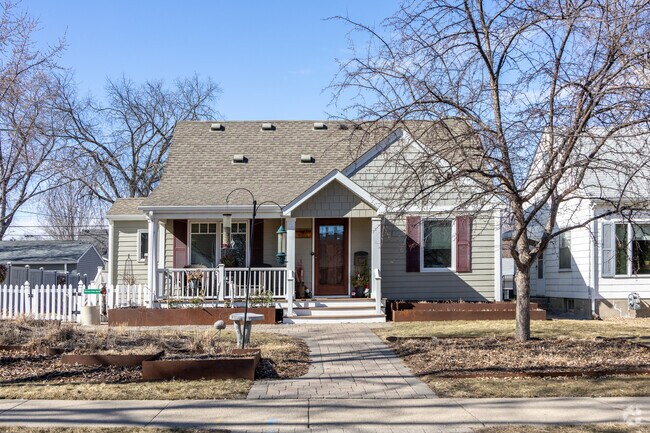 Bungalows are common throughout Bronx Park.