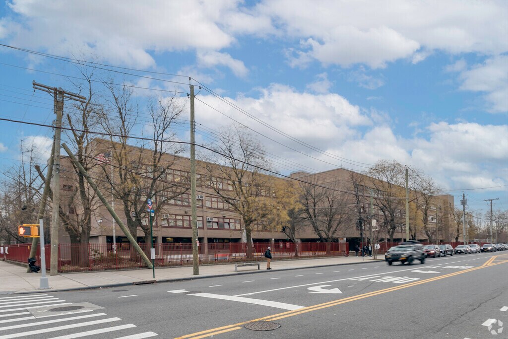 WAE is a public all-girls school with a private school feel.