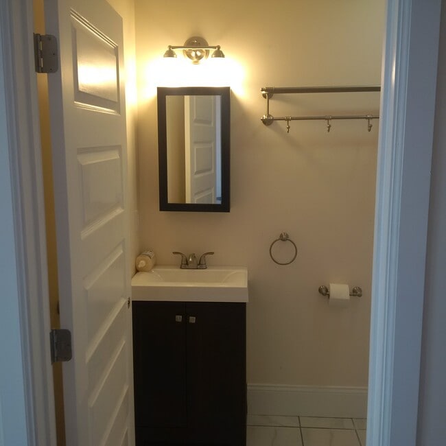 38 Green St unit 301, New London, CT 06320 - photo 6