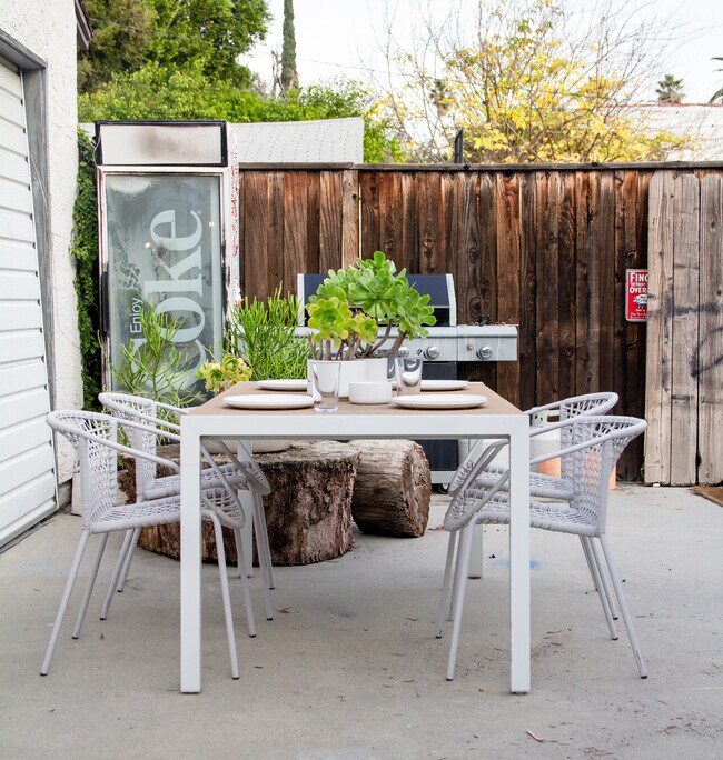 11049 Blix St, North Hollywood, CA 91602 - photo 3