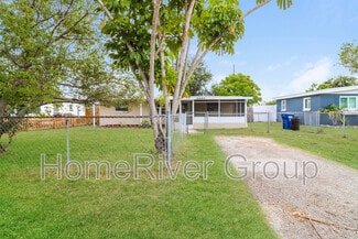 9665 Crestview St, Seminole, FL 33772