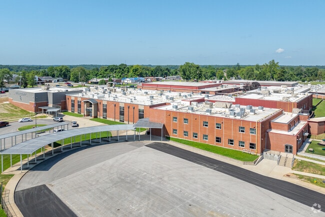 Trigg County Primary School has a student to teacher ratio of 14:1.