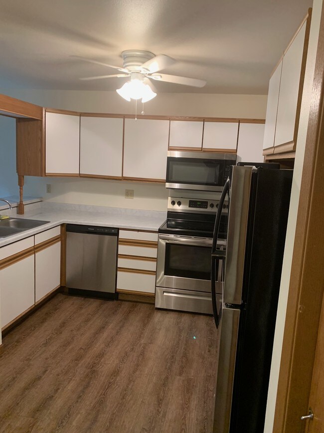 1230 Bear Pass Unit 2, Mukwonago, WI 53149