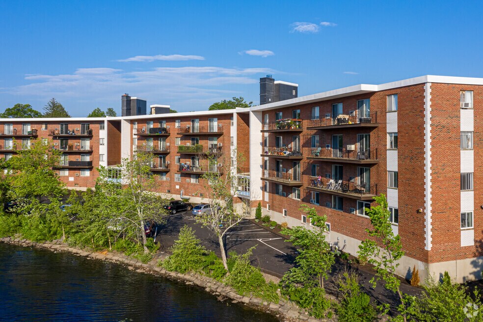 14591461 VFW Pky 14591461 Vfw Pkwy, West Roxbury, MA