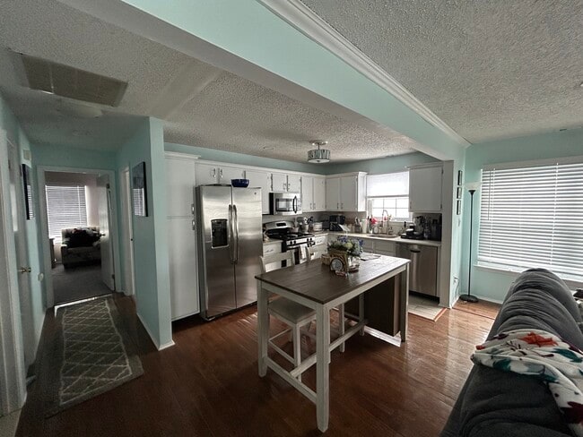 182 Tulip Ln unit 182 tulip ln, Freehold, NJ 07728 - photo 4