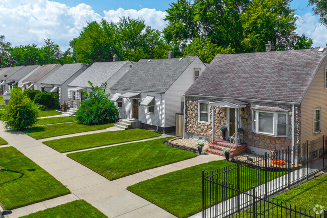 Charming bungalow homes with well-maintained yards can be found in the West Pullman.