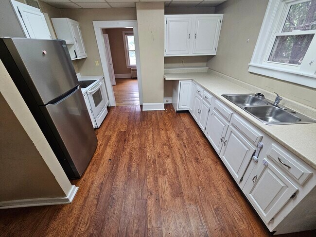 173 Pearl St unit A, Essex Junction, VT 05452 - photo 6