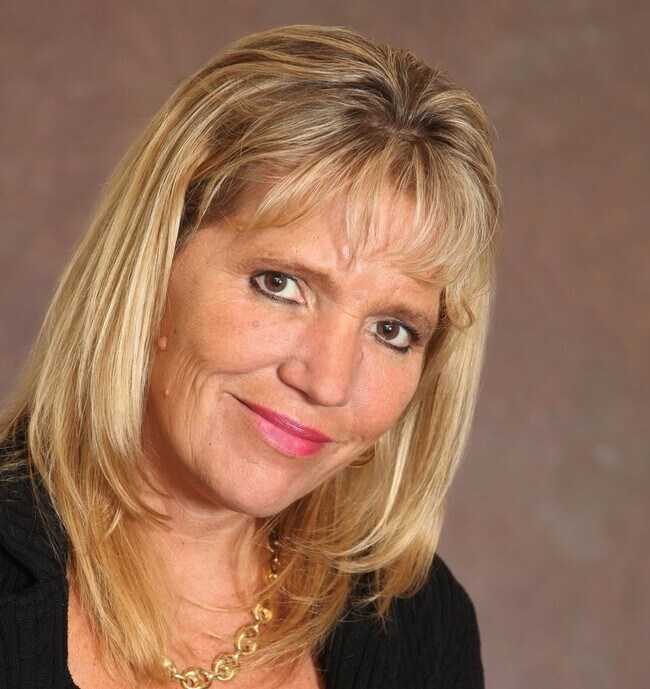Deborah Piekarz