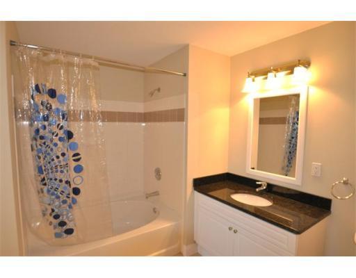 12 Highpoint Cir unit 10-202, Quincy, MA 02169 - photo 6