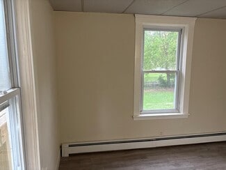 6 Holstrom Ct Unit 2, Auburn, MA 01501