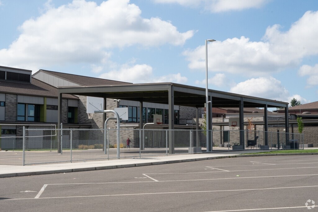 Glacier Middle School serves students in the Buckley community.