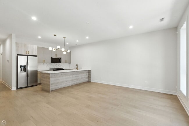 4623 S Michigan Ave unit 2, Chicago, IL 60653 - photo 4