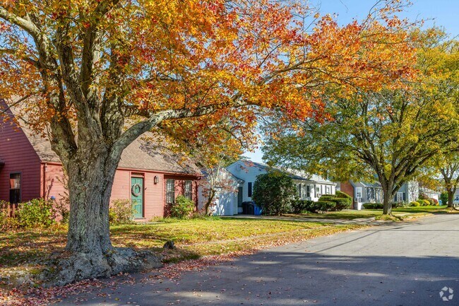 Stroll through Eden Park to find tree lined streets and classic ranch style homes.