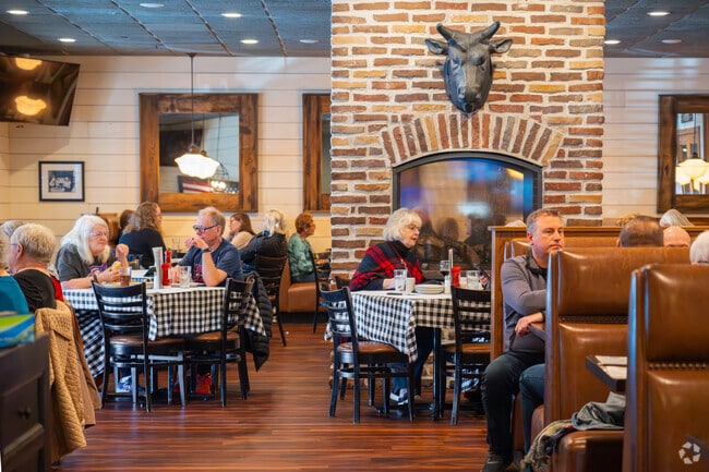Forest residents can dine at Pub 24, which serves up classic American fare in a relaxed atmosphere.