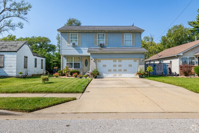 Step into a world of iconic designs with the national style residences of Washington Park.