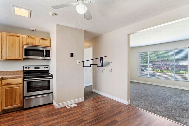 167-4700 4700 S, Washington Terrace, UT 84405 - photo 2